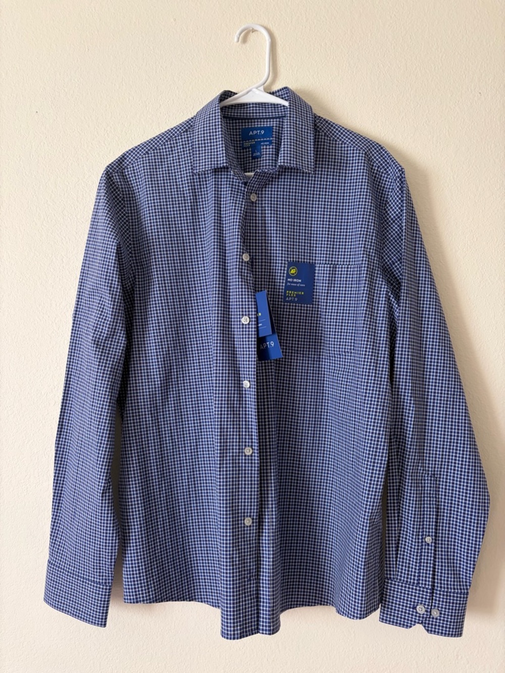 Apt. 9 Blue and White Dress Shirt Men size Large Kohls Long Sleeve Plaid Button